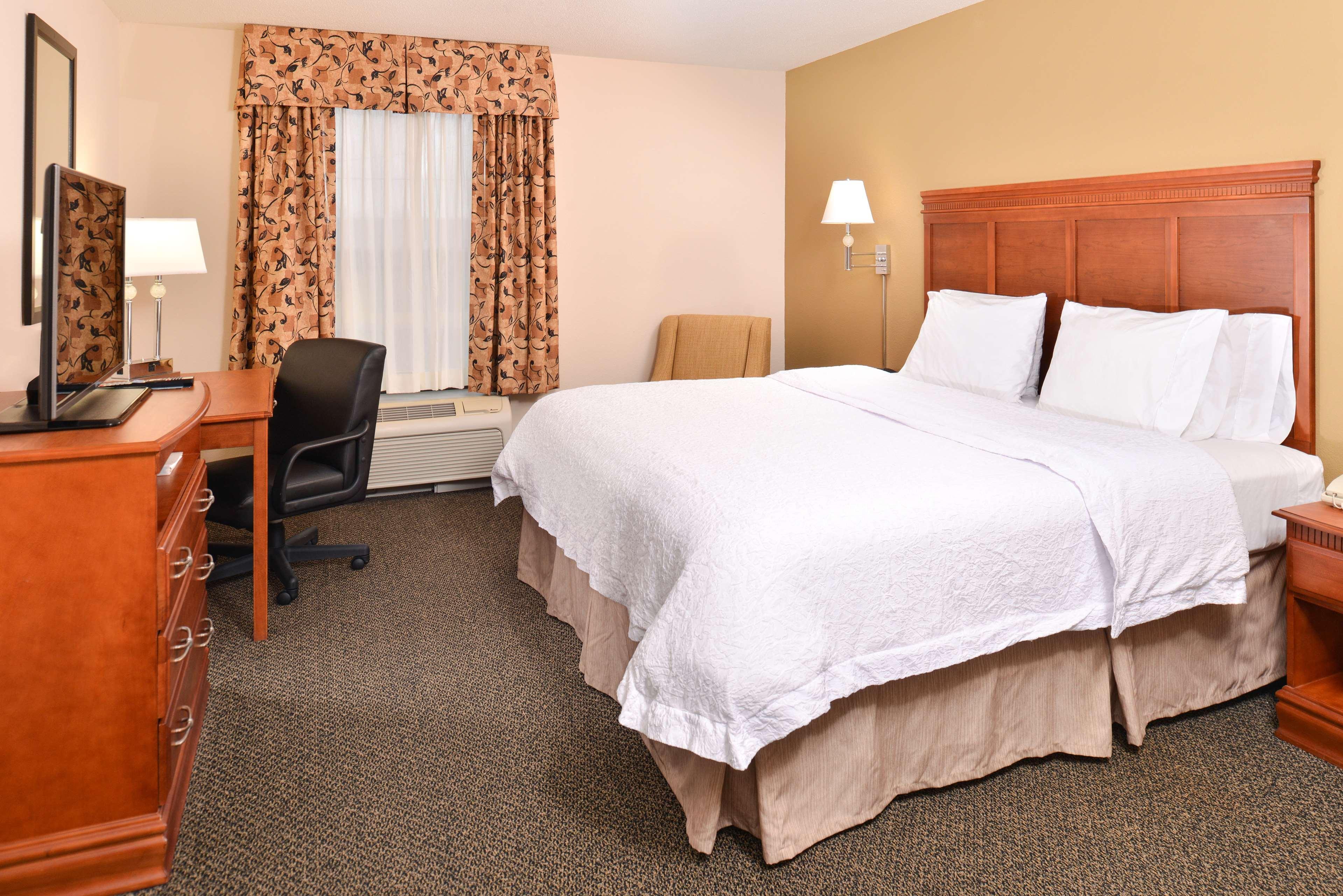 Hampton Inn & Suites Ричмонд Экстерьер фото