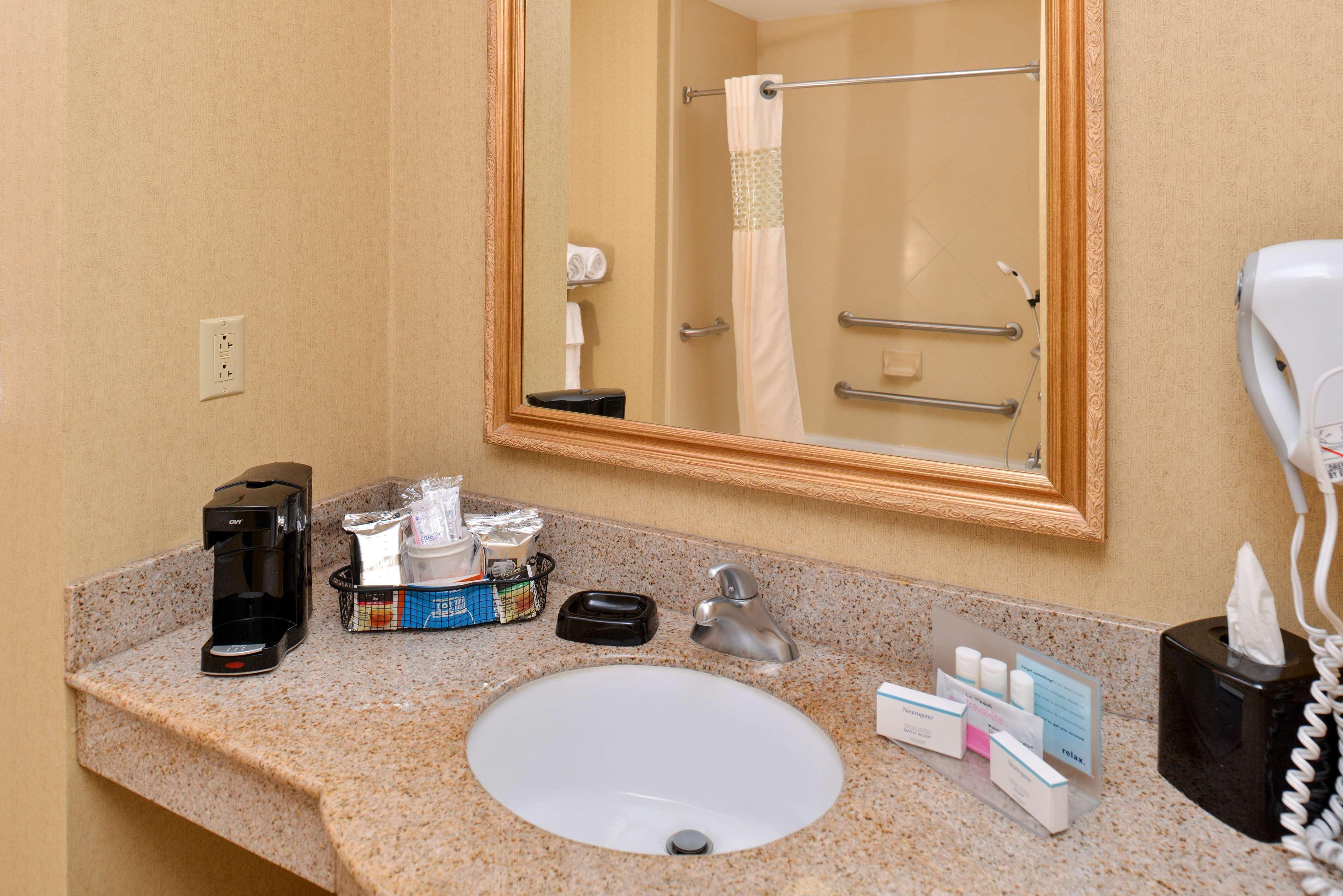 Hampton Inn & Suites Ричмонд Экстерьер фото