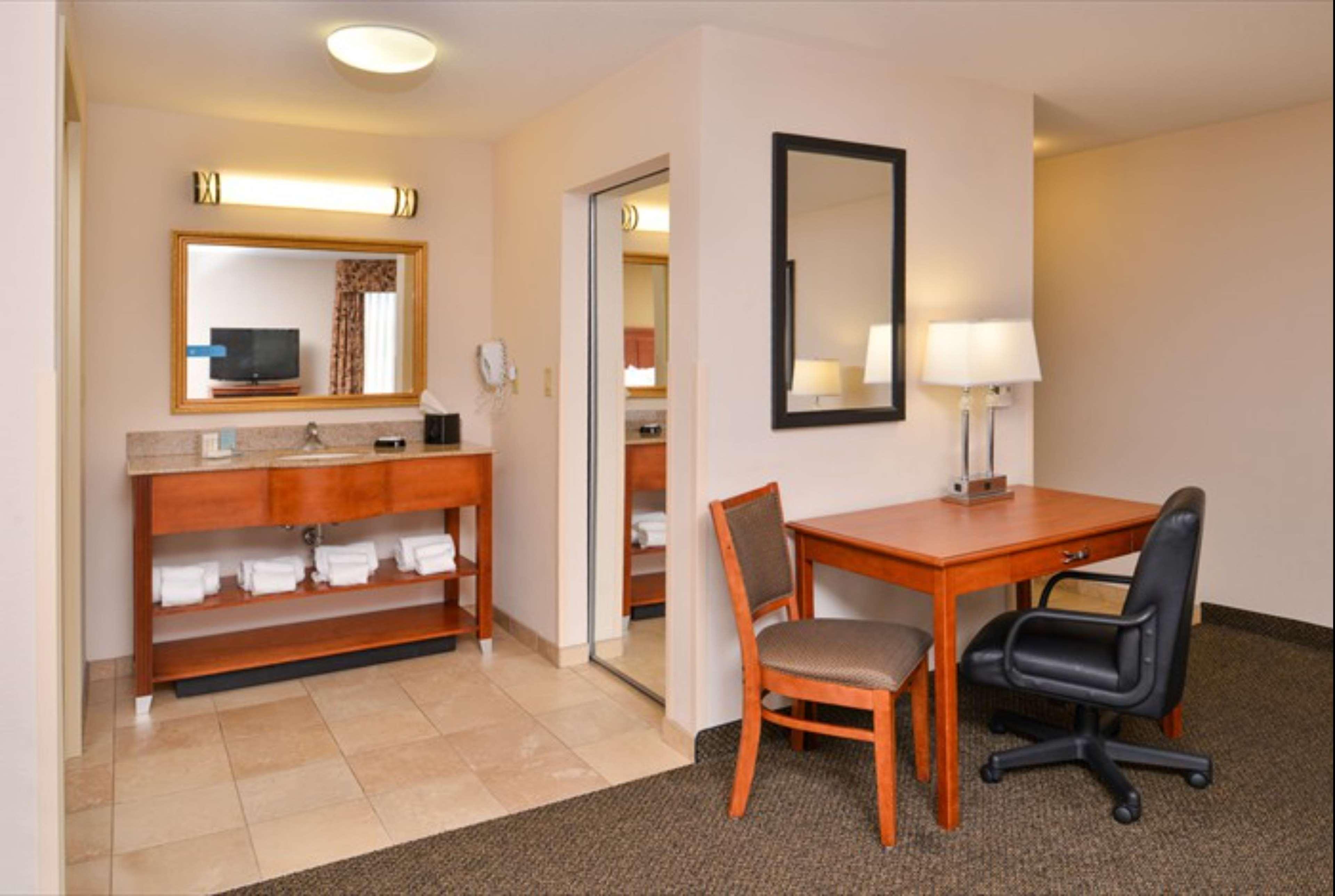 Hampton Inn & Suites Ричмонд Экстерьер фото