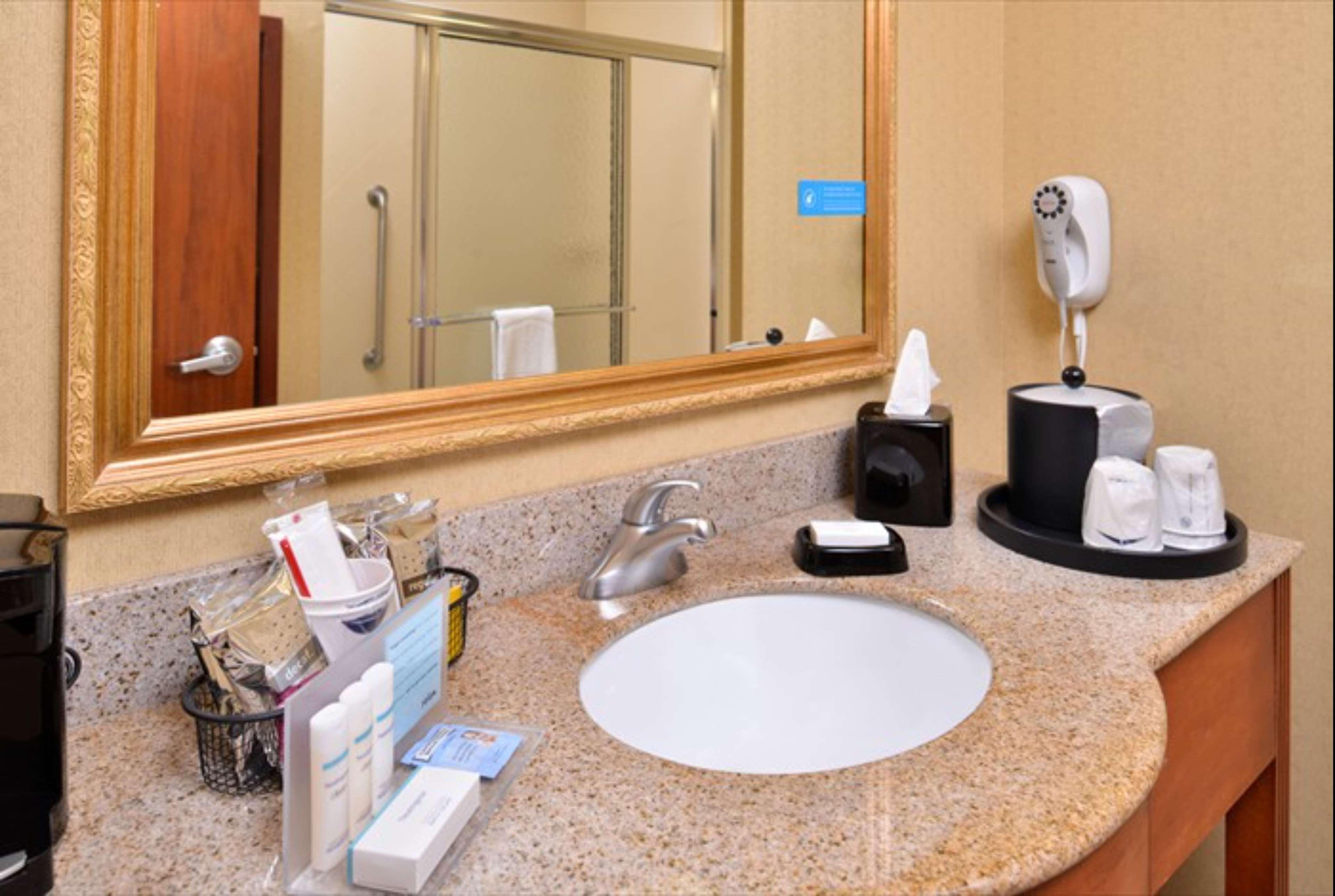 Hampton Inn & Suites Ричмонд Экстерьер фото