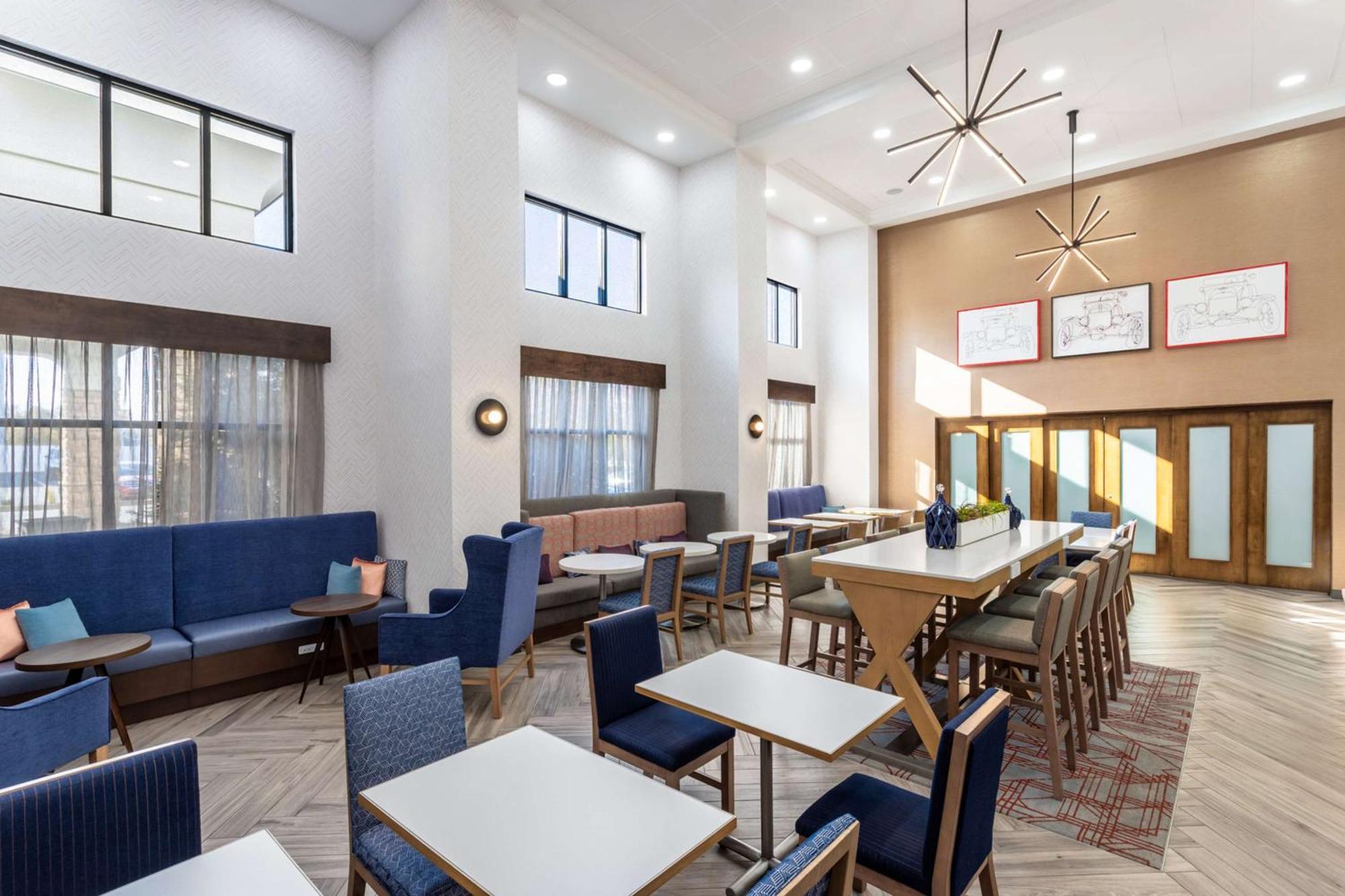Hampton Inn & Suites Ричмонд Экстерьер фото